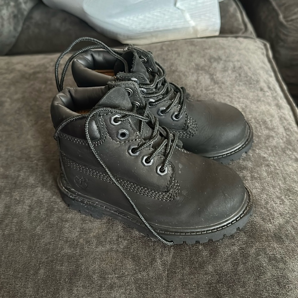 Black toddler size 8 Timberland boots.